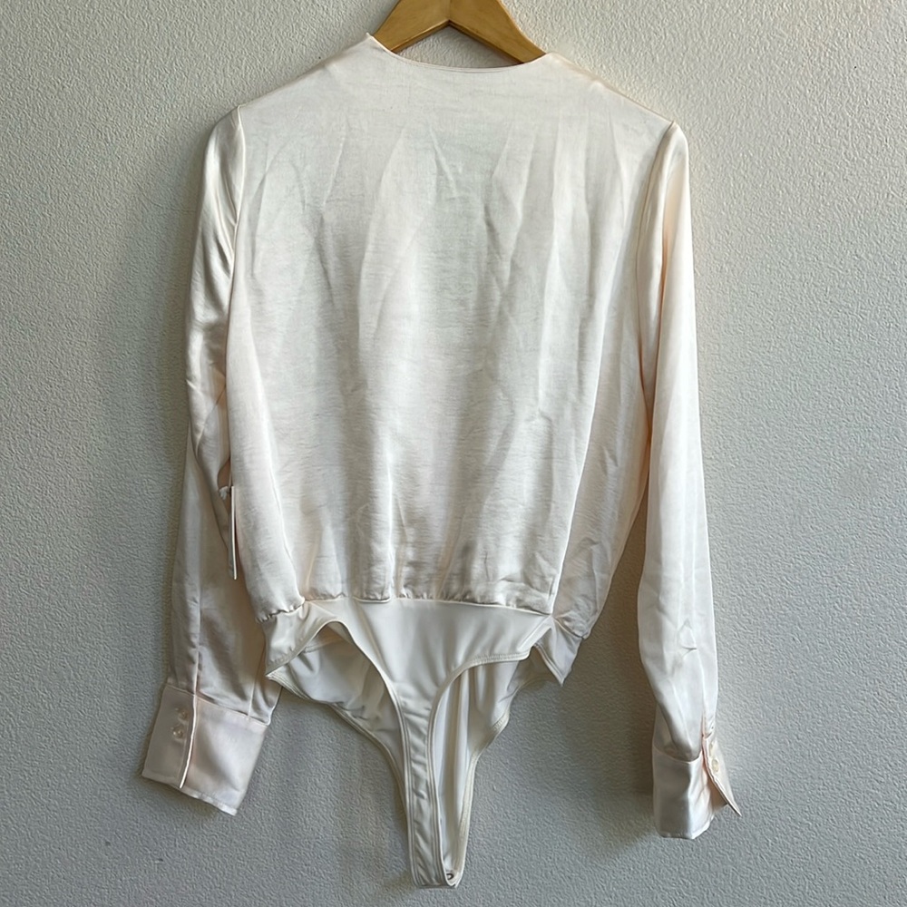 🆕 GOOD AMERICAN Long Sleeve Washed Satin Wrap Bodysuit in Ivory Size 1 Small - Picture 11 of 16